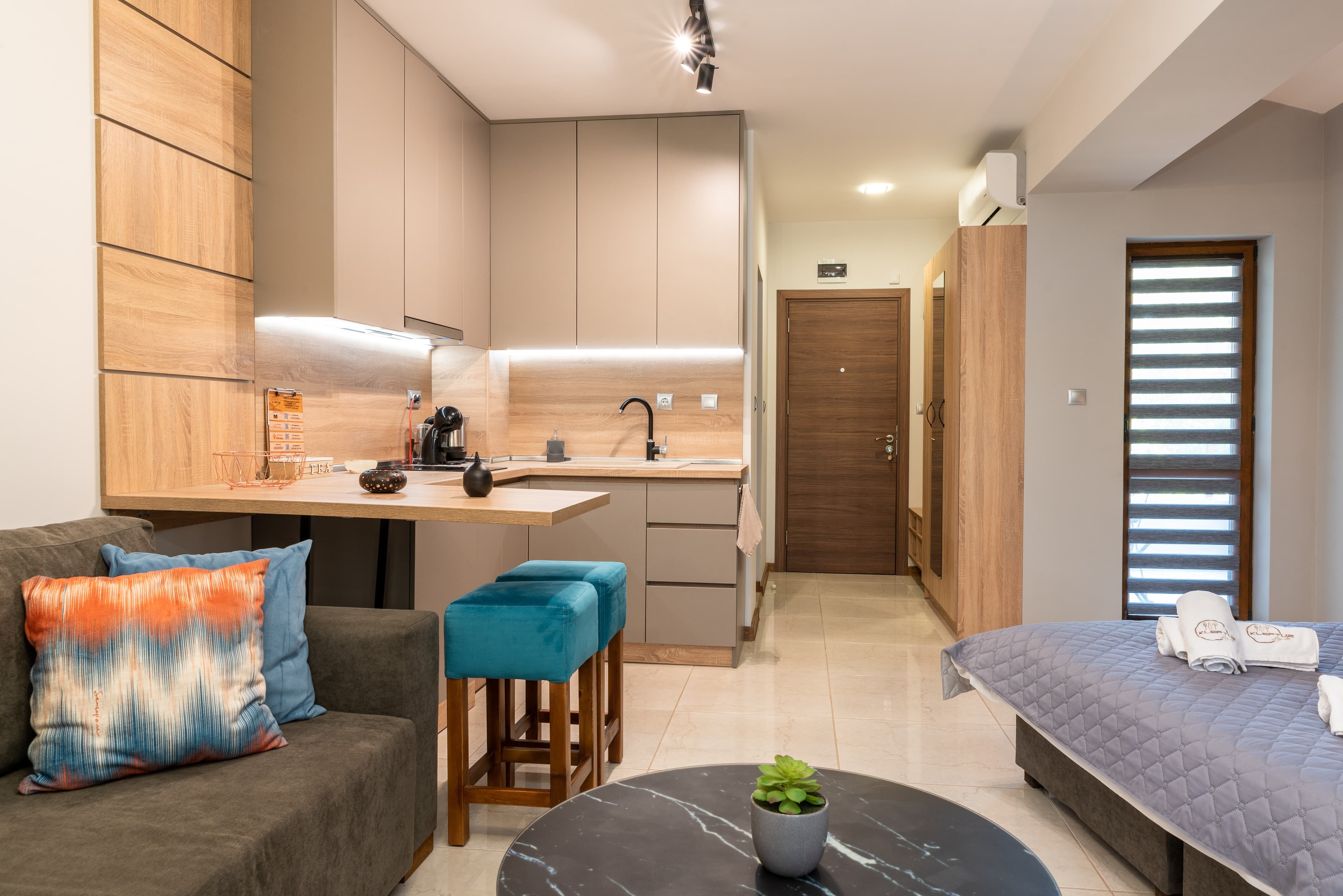 Studio Apartment 6 image 8