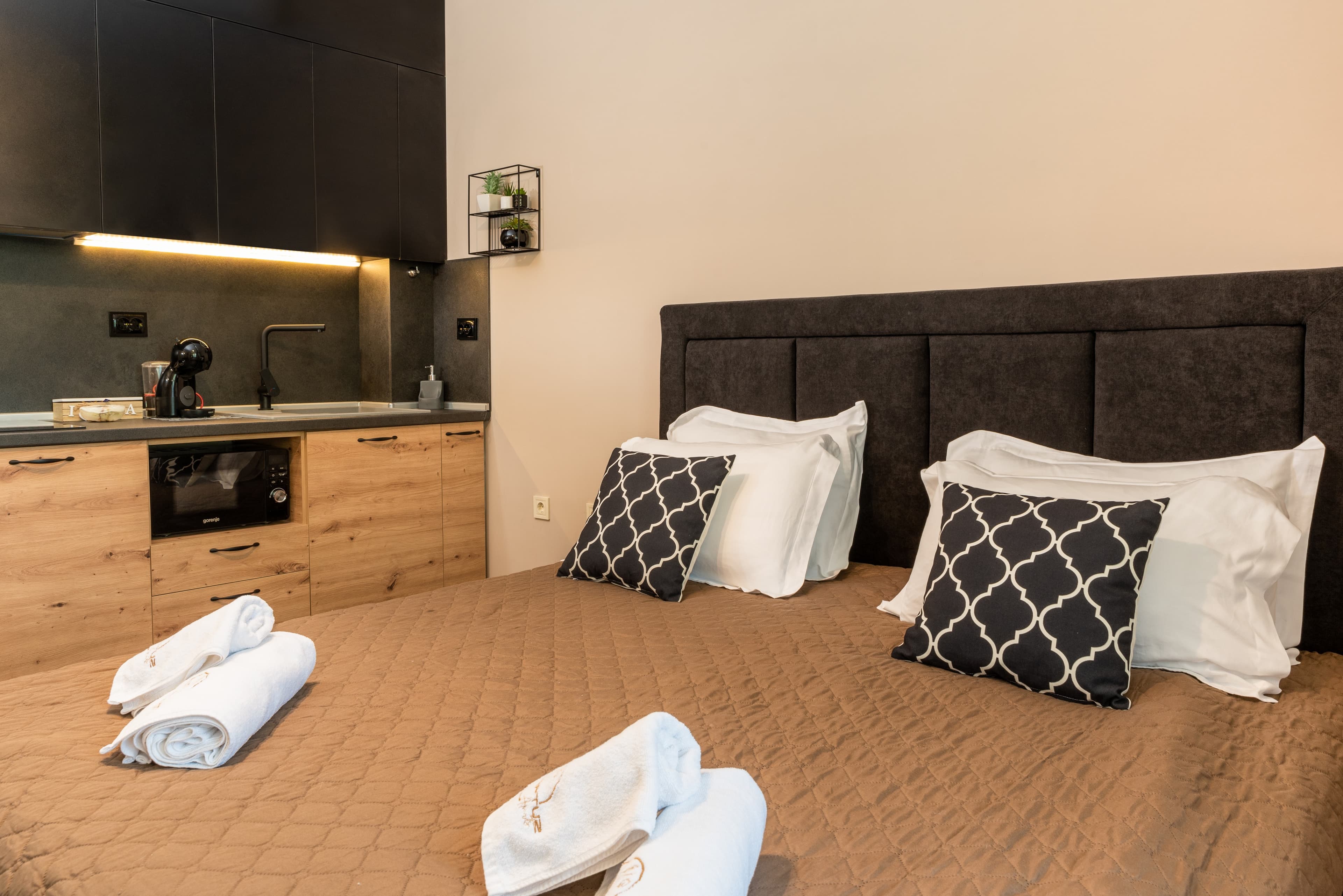 One-Room Apartment 7